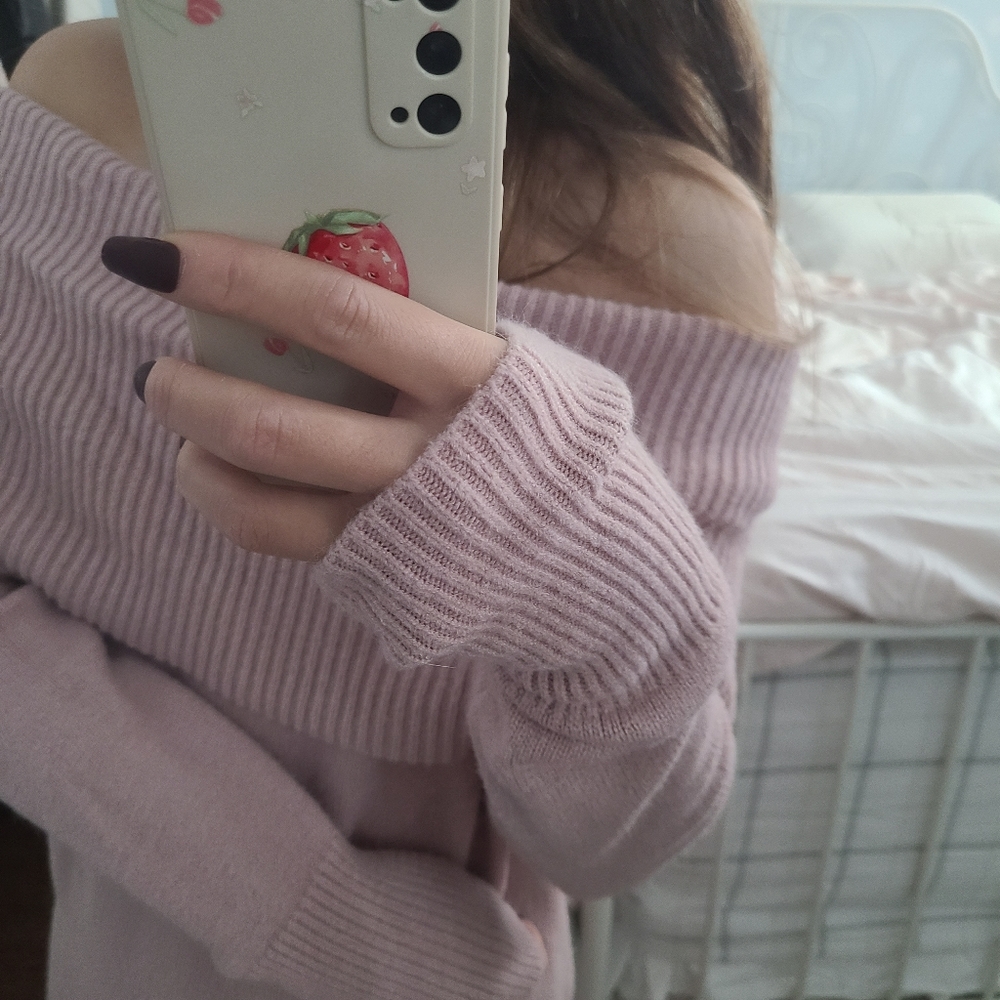 Off-shoulder sweater